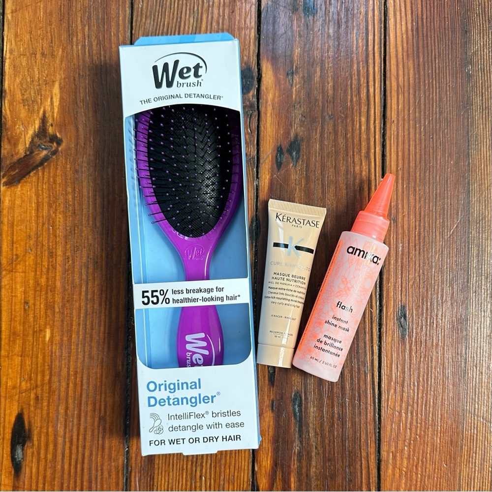 NEW Wet Brush Original Detangler in Purple bundled w 2 deluxe samples